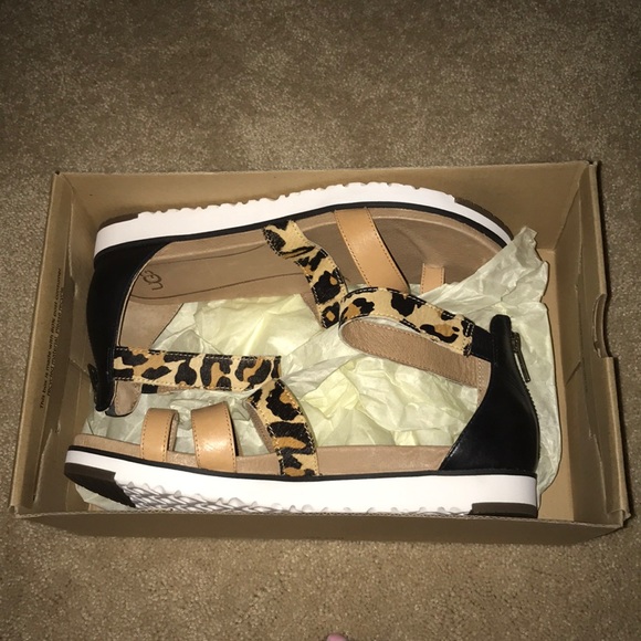 ugg mina leopard sandal